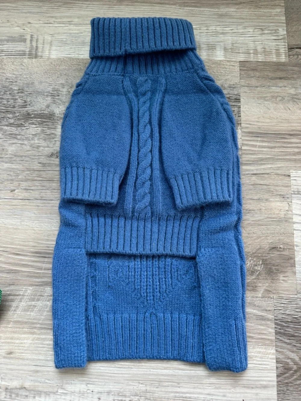 ASENKU Dog Sweater, Size M. Features a beautiful cornflower-blue color. This war